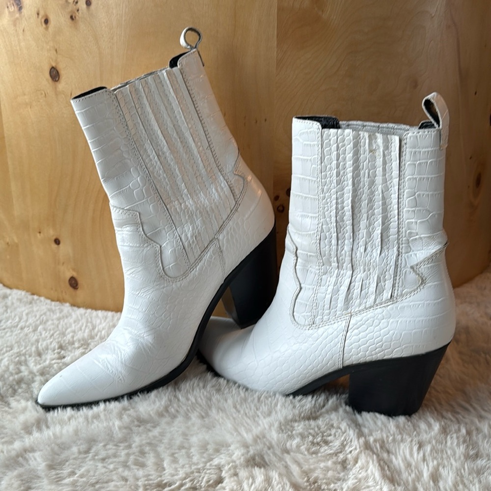 Aldo White Crocodile Boots/ Cowboy Boots 11